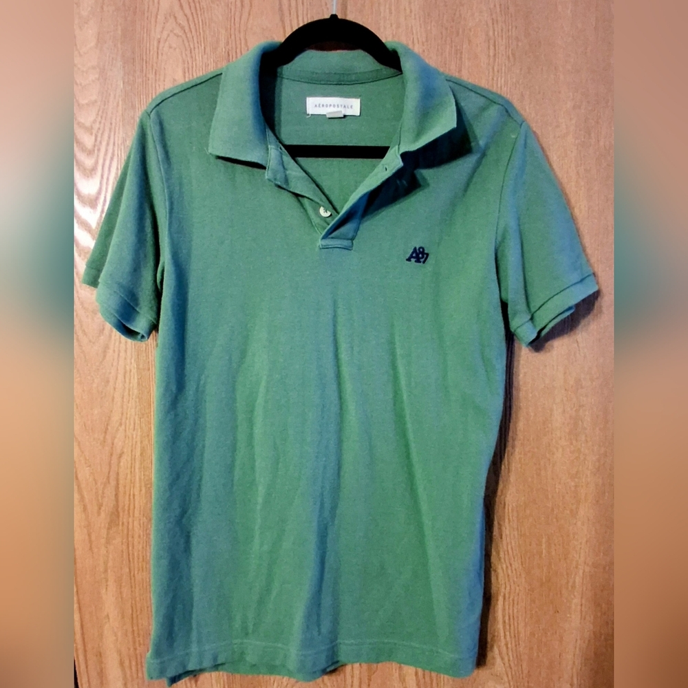 Aeropostale Men's Kelly Green Polo with Navy Logo